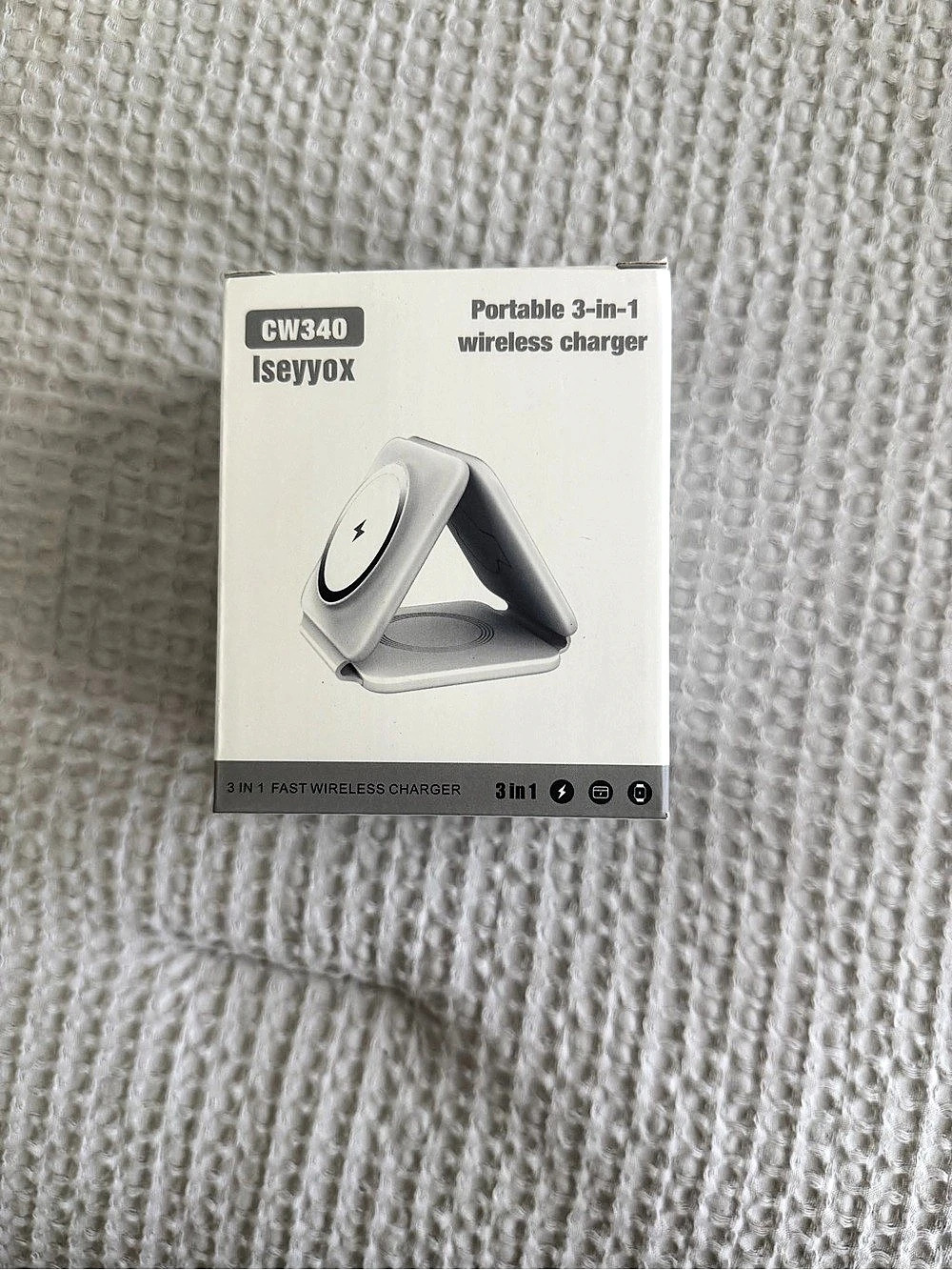 Iseyvox CW340 Portable 3-in-1 Wireless Charger White NWT